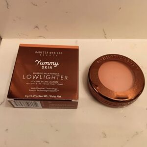 Danesssa Myricks Beauty Yummy Skin Blurring Balm Powder Soft Glow Lowlighter